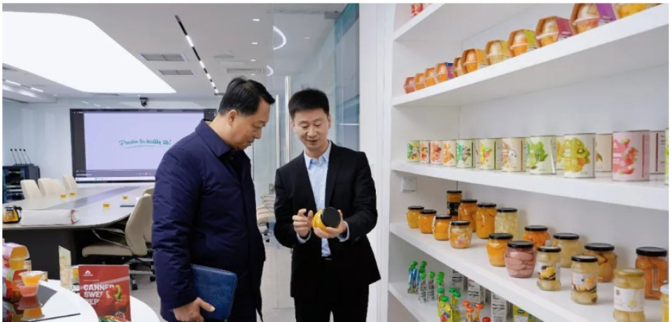 同心共铸 | 市革命老区建设促进会副会长俞旭宗莅临开创食品走访授牌